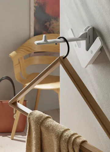 Arrow hanger - white - Design House Stockholm