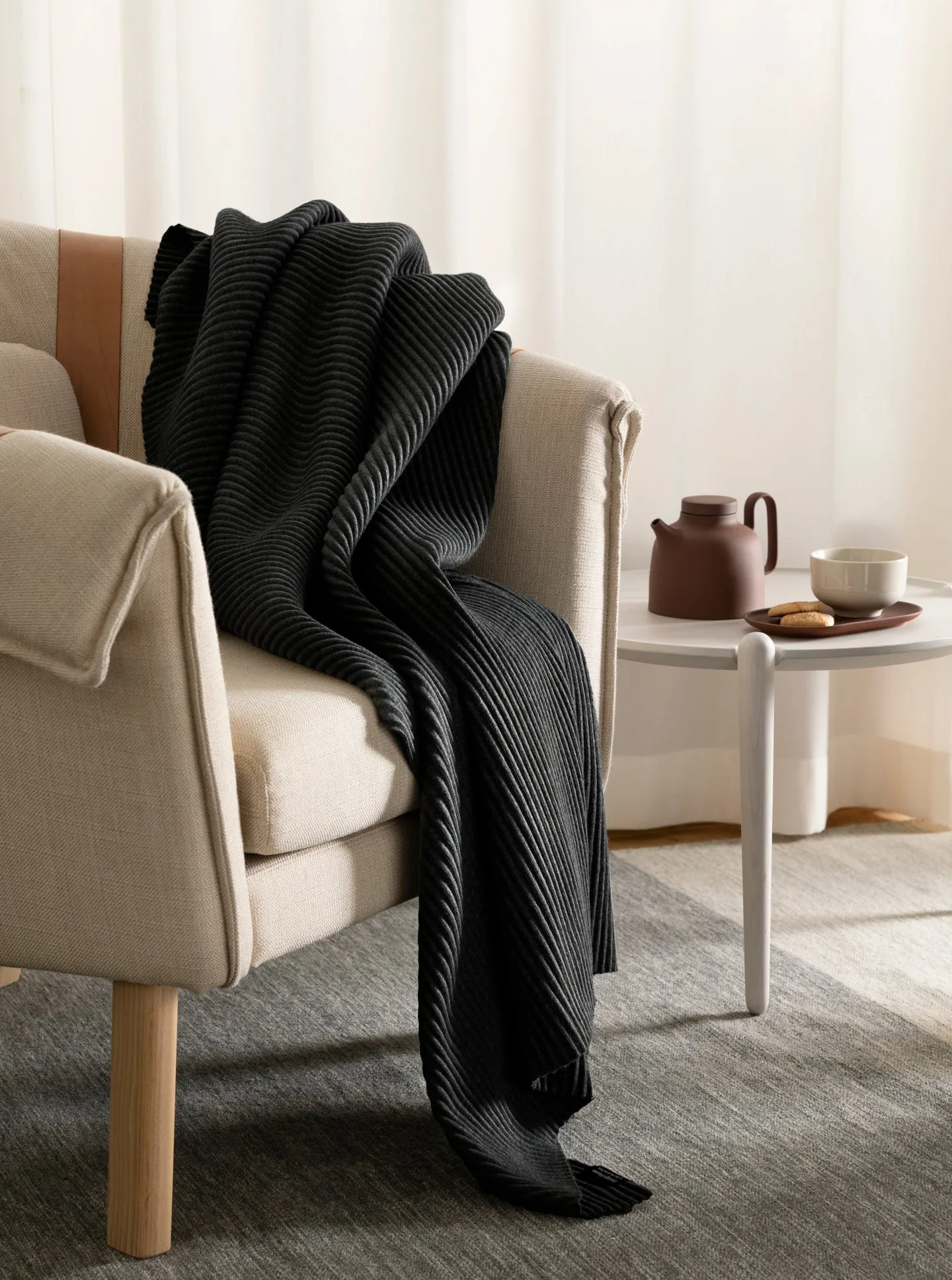 Pleece throw 140x160 cm, Black Design House Stockholm