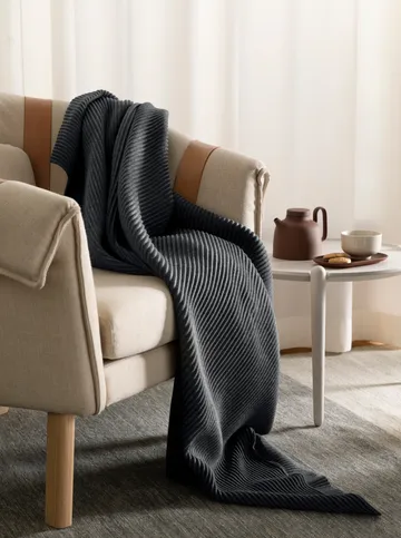 Pleece throw 140x160 cm - Dark grey - Design House Stockholm