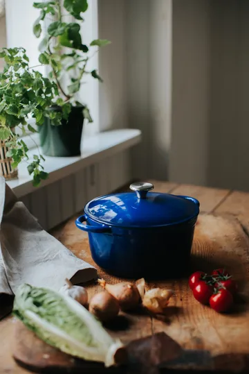 Gretl cast iron casserole, round, stainless steel knob, 4 L - Blue - Dorre