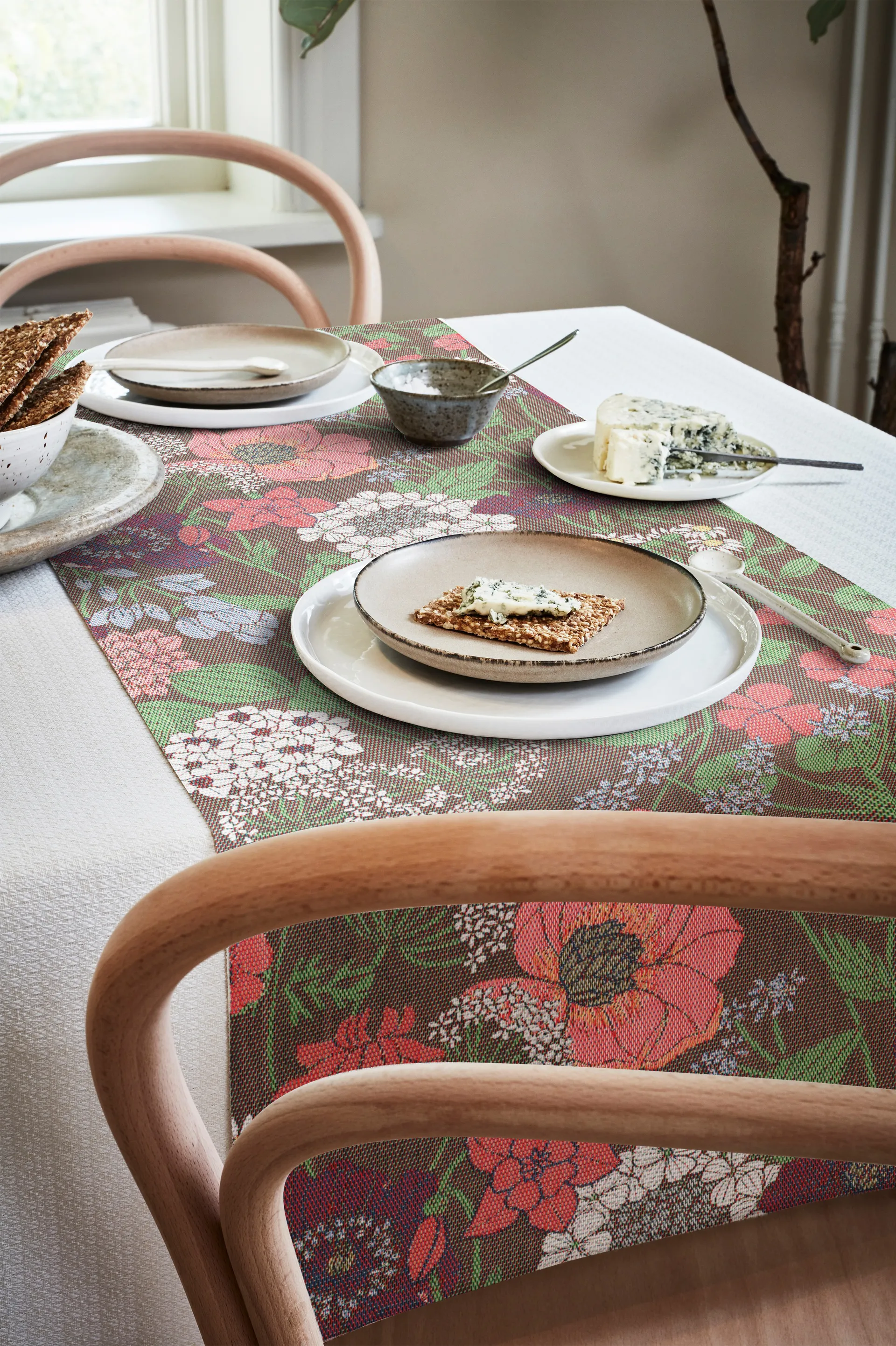 Blomsterfång table runner 35x140 cm, Multi Ekelund Linneväveri