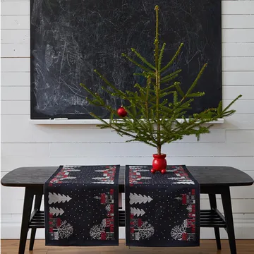 Julstad table runner - black - Ekelund Linneväveri