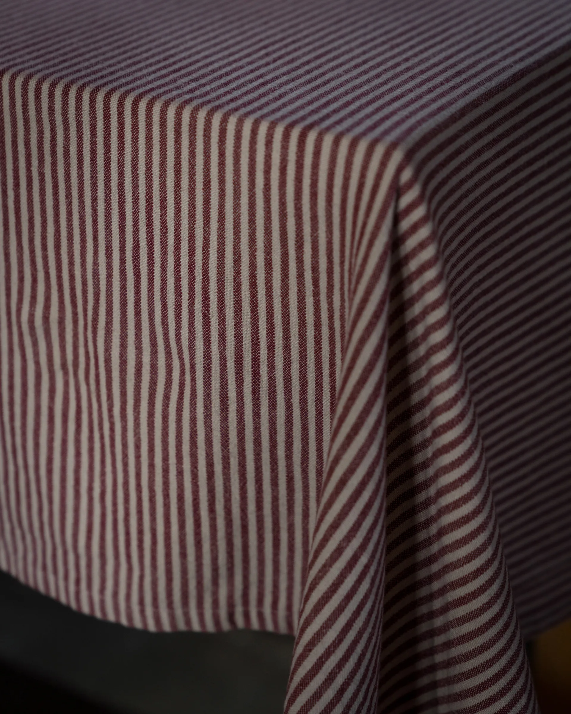 Ernst tablecloth narrow stripes 145x300 cm, Red-beige ERNST