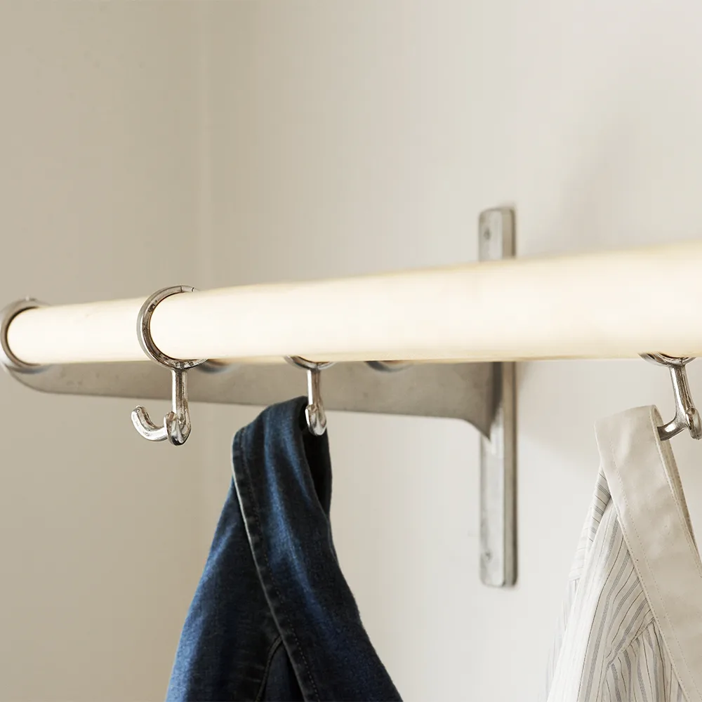 Nostalgi Hook rack, Brass, black stand Essem Design