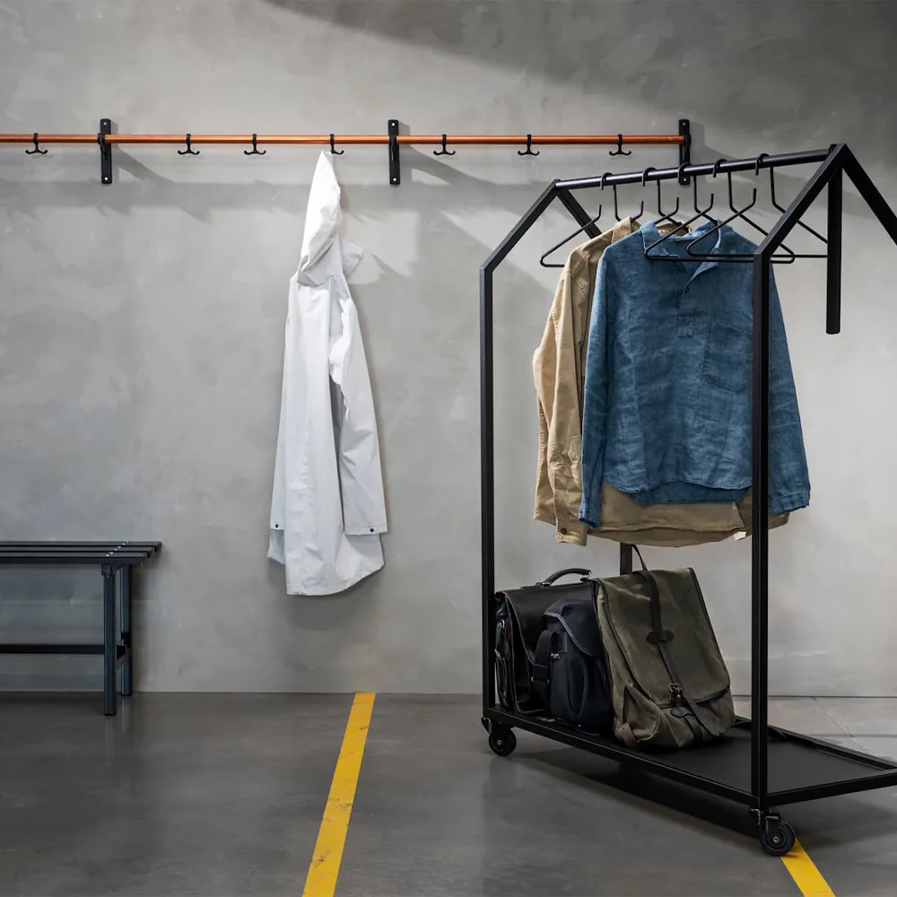 Nostalgi Hook rack, Copper, black stand Essem Design