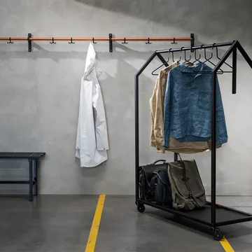 Nostalgi Hook rack - Copper, black stand - Essem Design