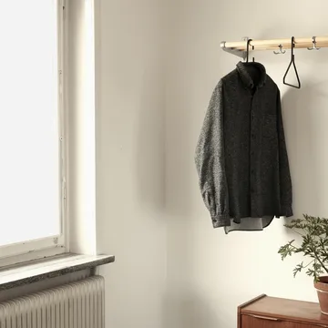 Nostalgi Shoe or hat shelf - Birch, aluminium stand - Essem Design
