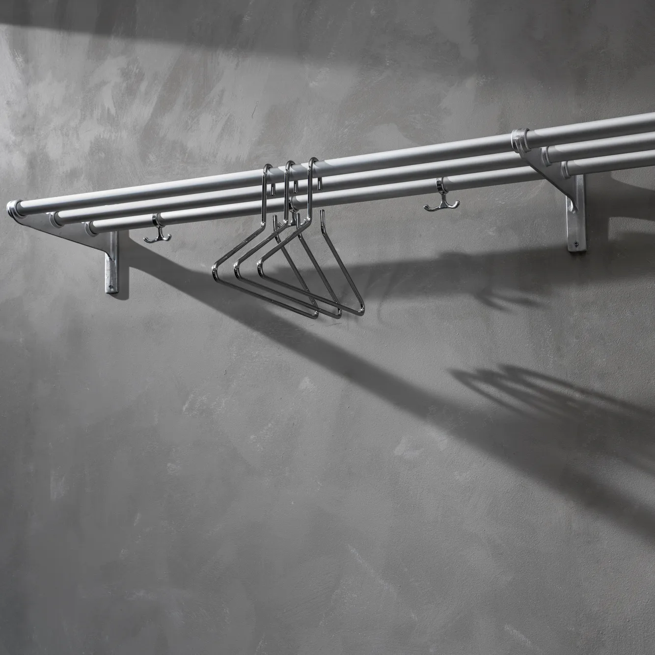 Triangel hanger 3-pack, chrome Essem Design