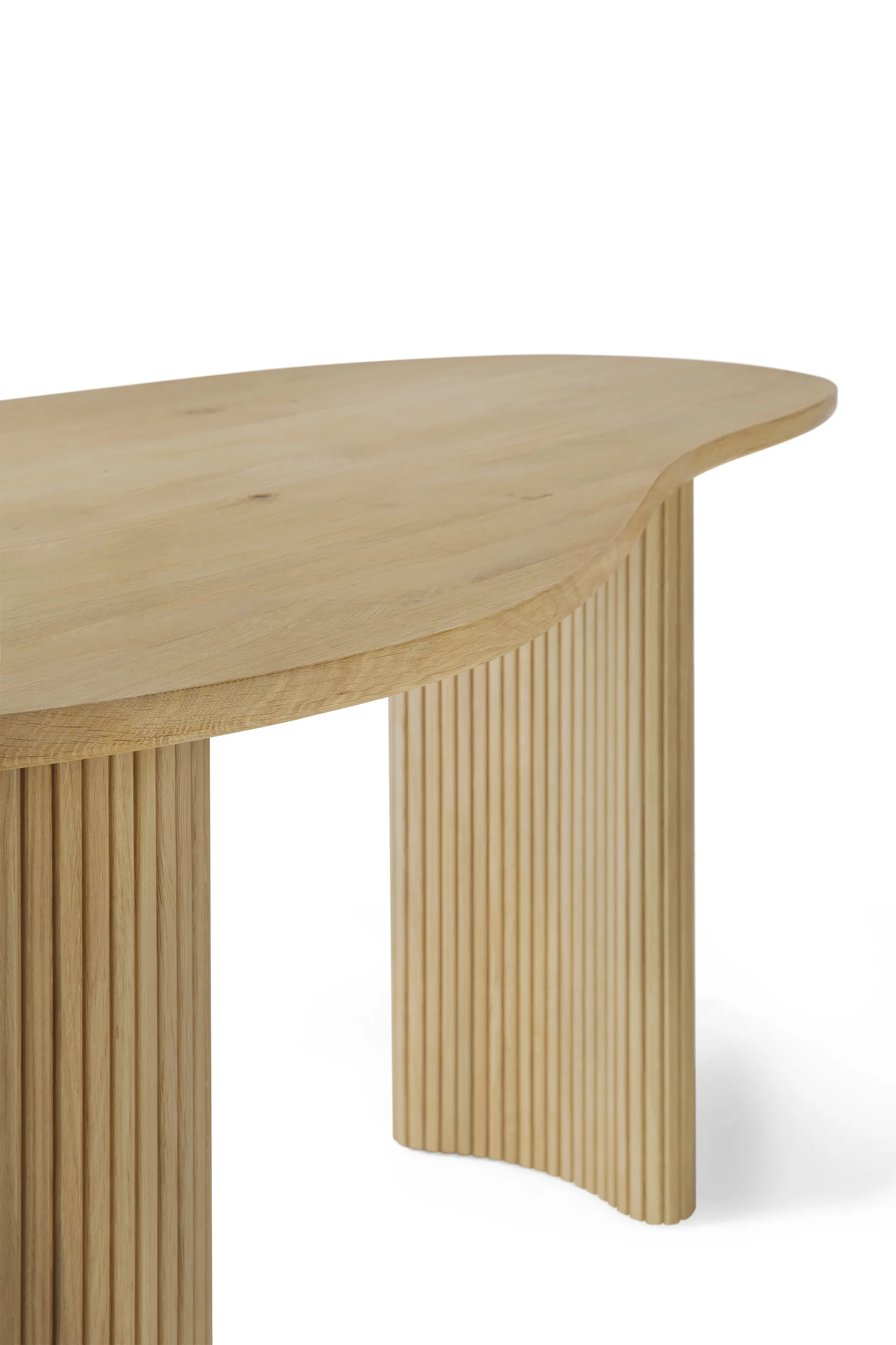 Boomerang desk, Lacquered oak, 160x83x76 cm Ethnicraft