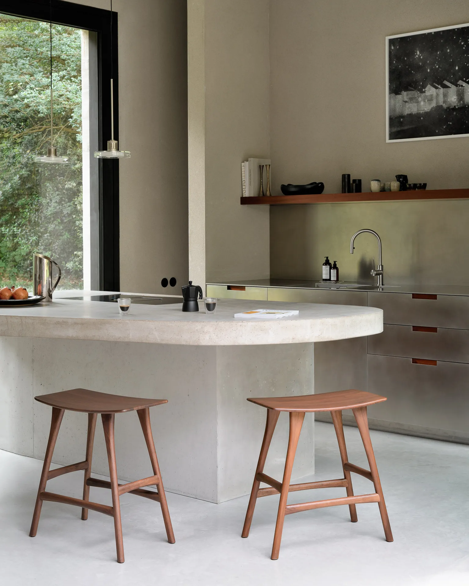 Osso Counter high stool 67 cm, Lacquered teak brown Ethnicraft