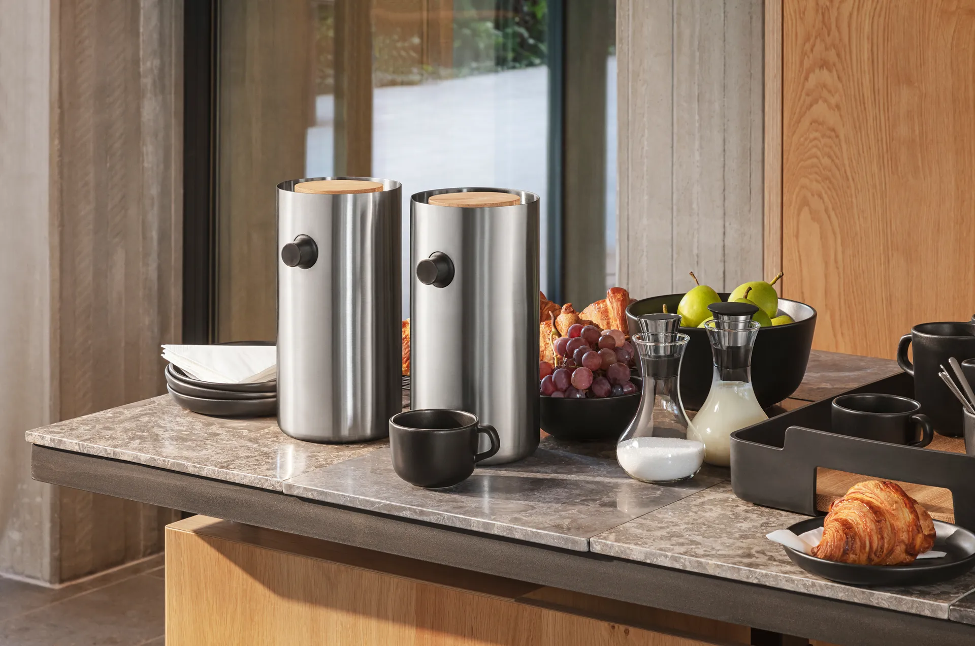 Nordic Kitchen pump thermos 1.8 L, Stainless steel Eva Solo