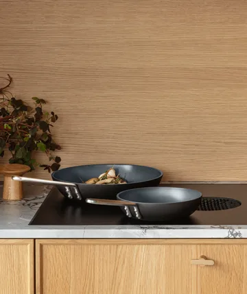 Professional Laser Titanium Slip-Let frying pan - Black, Ø24 cm - Eva Solo