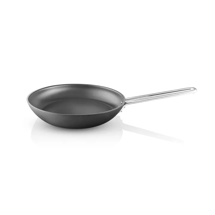 Professional Laser Titanium Slip-Let frying pan - Black, Ø28 cm - Eva Solo