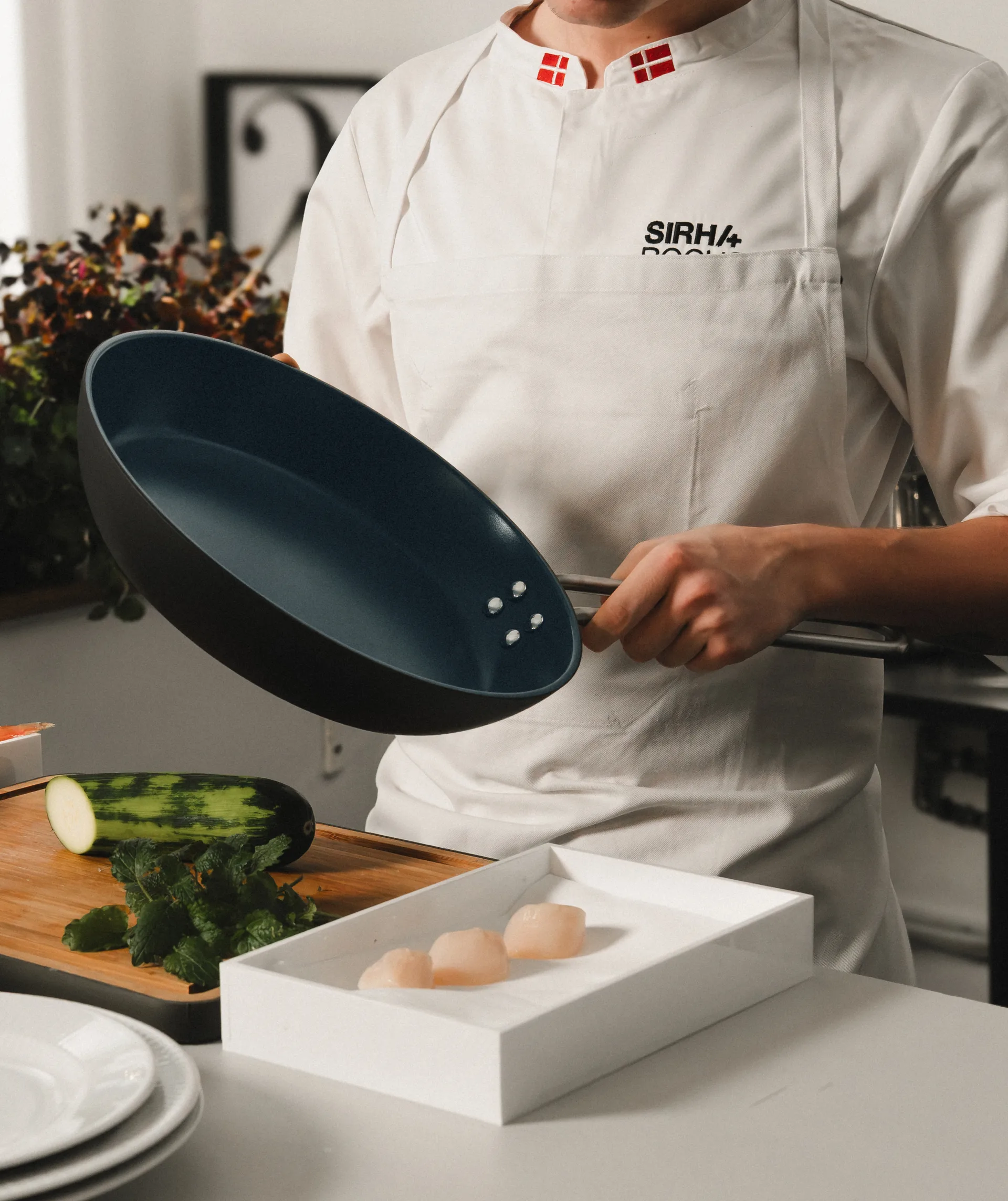 Professional Laser Titanium Slip-Let frying pan, Black, Ø28 cm Eva Solo