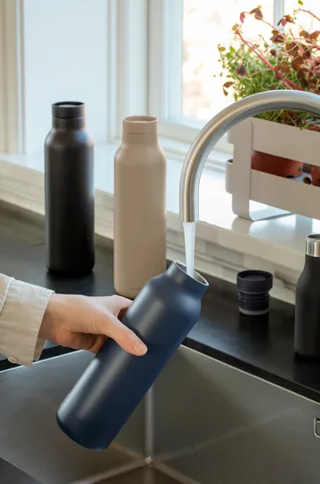 Urban thermos bottle 0.7 L - Caramel cream - Eva Solo