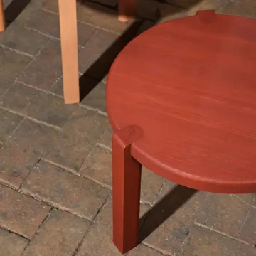 D108 Ragnesminde coffee table Ø48 cm - Carmine red - FDB Møbler