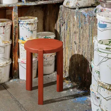 D108 Ragnesminde side table Ø35 cm
 - Carmine red - FDB Møbler