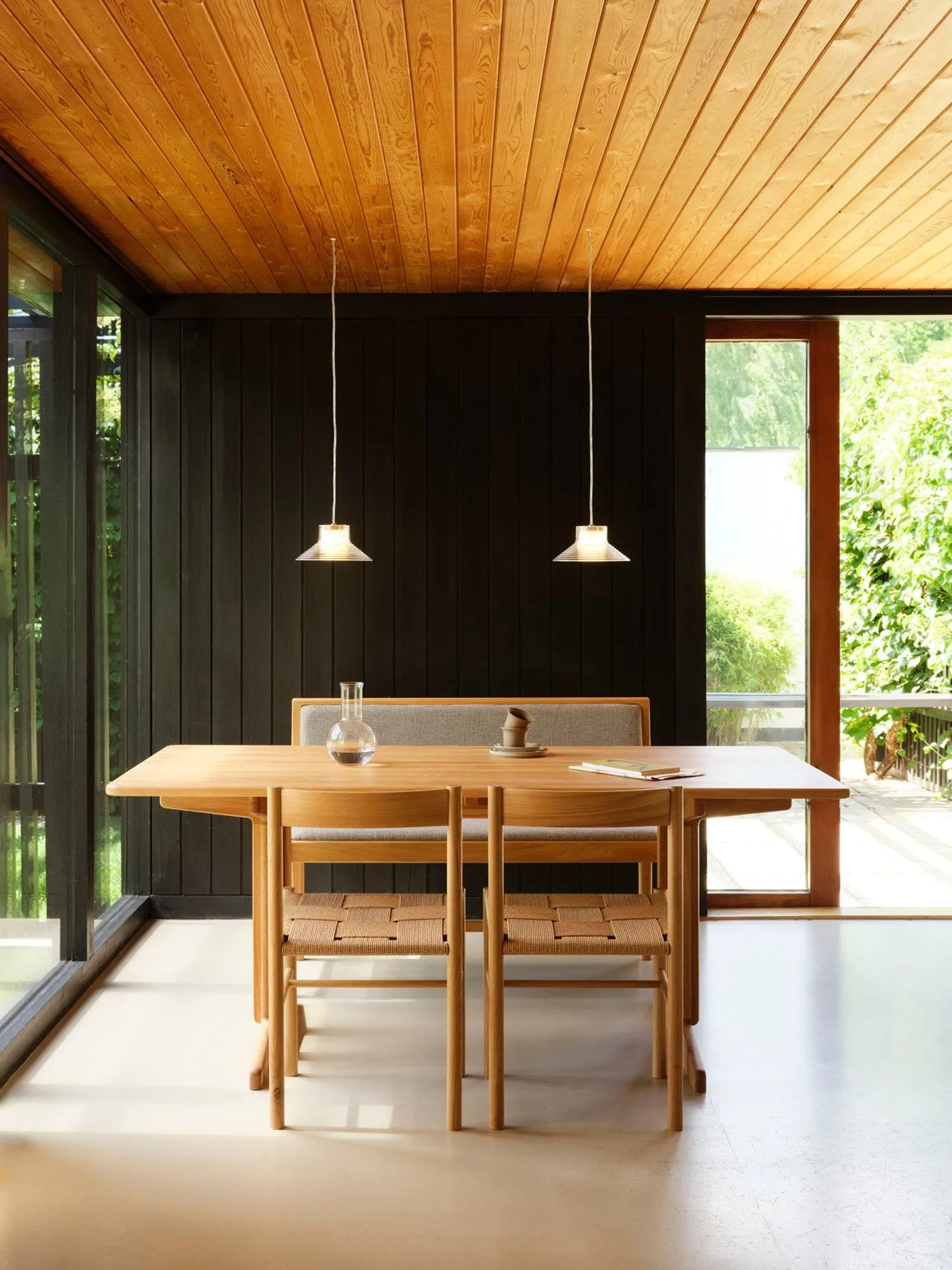 J176 Sønderborg bench, Lacquered oak-mottled FDB Møbler