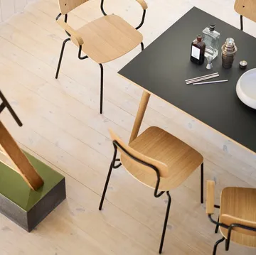 J182 Holmen chair - Oak veneer-black legs - FDB Møbler