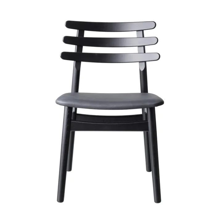 J48 chair - Oak black painted-black leather - FDB Møbler
