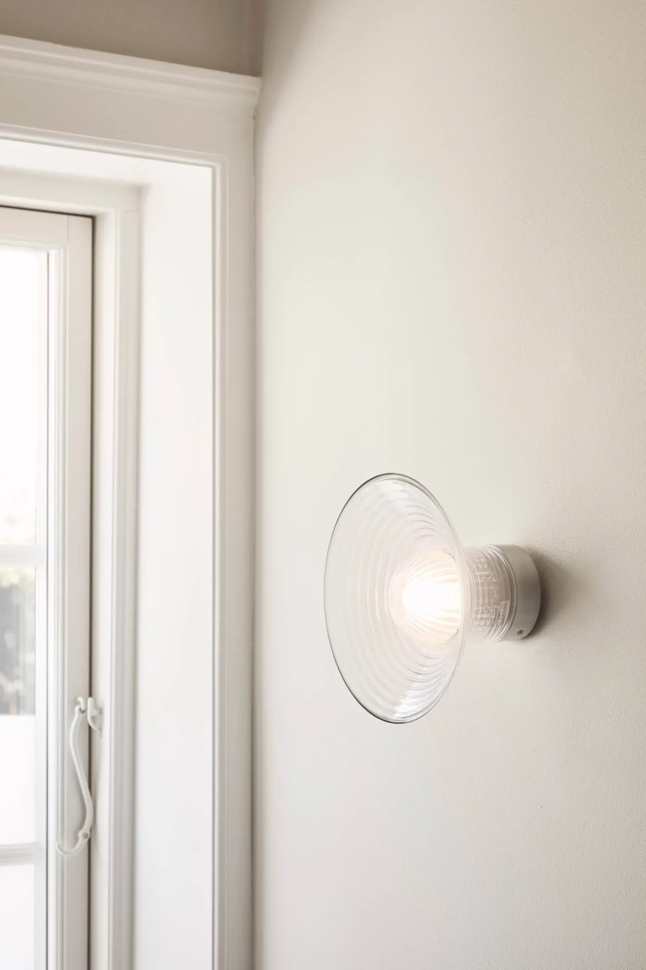 U12 Sletterhage wall lamp, Aluminium-opal glass, fixed installation FDB Møbler