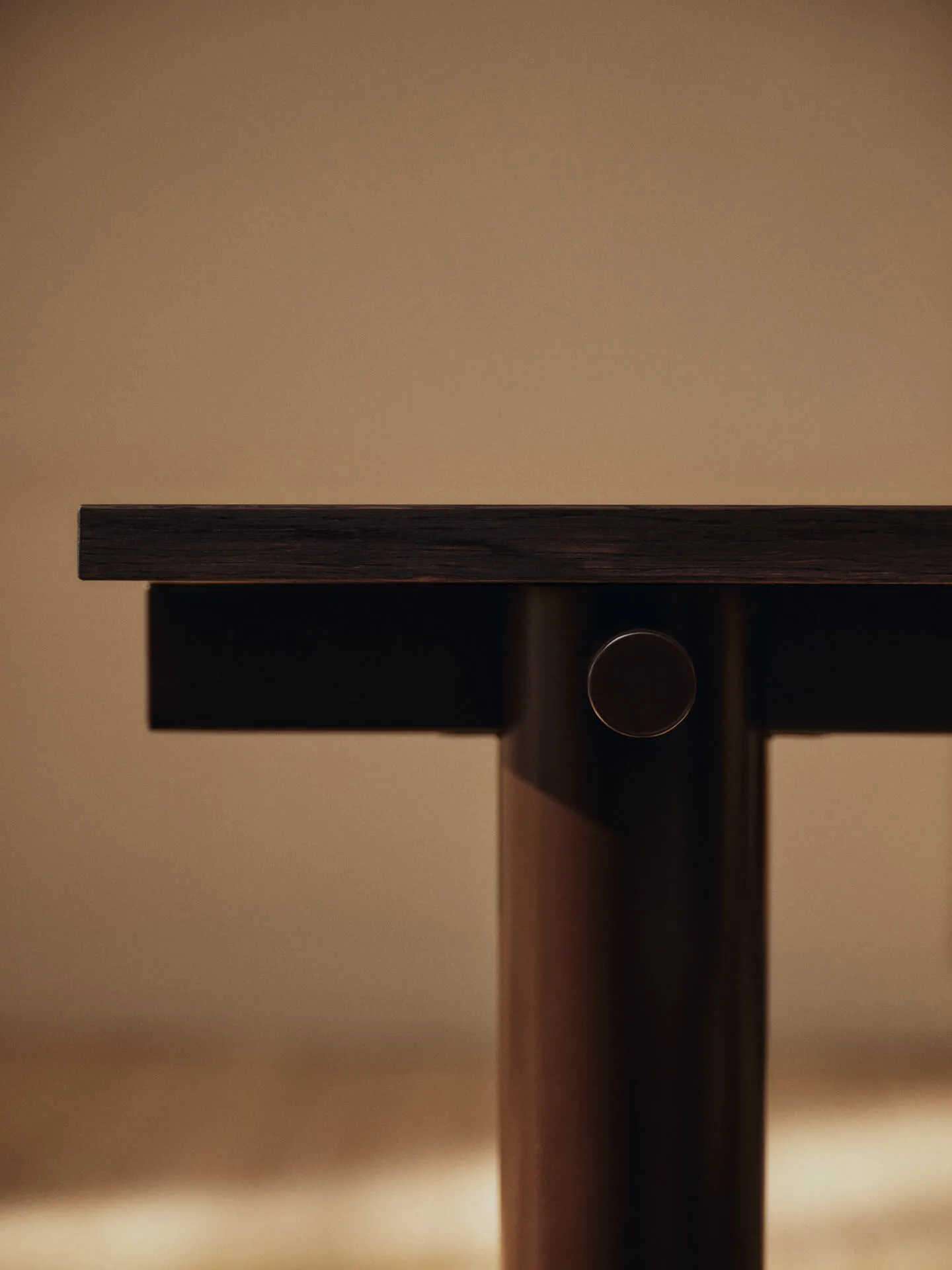 Atura dining table, Dark chocolate-mörkbetsad oak, 90x160 cm Ferm Living