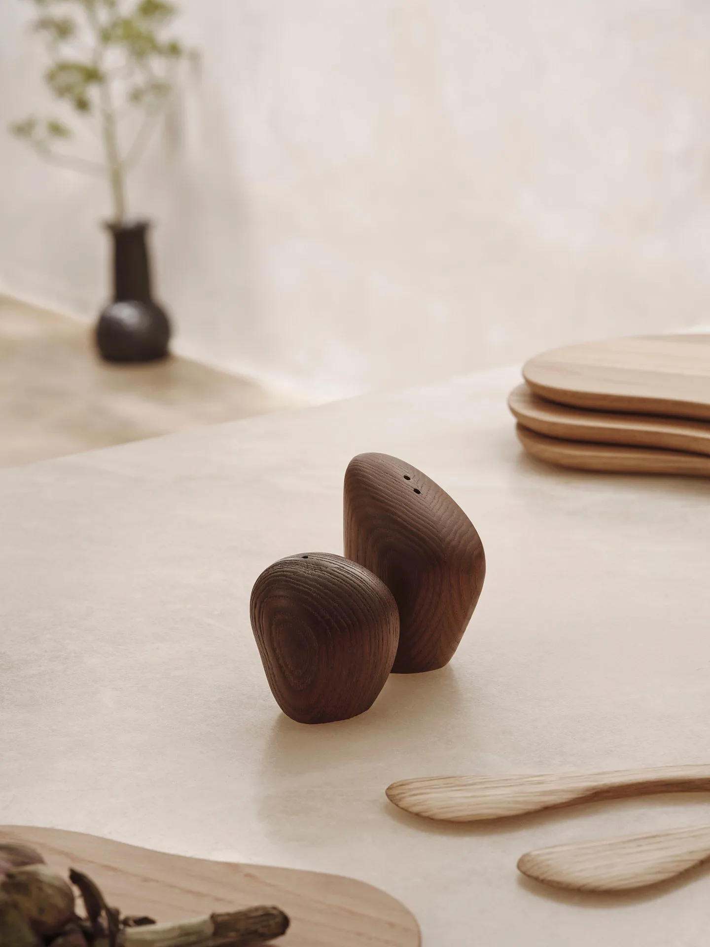 Cairn salt- and pepper shaker, Dark brown Ferm Living