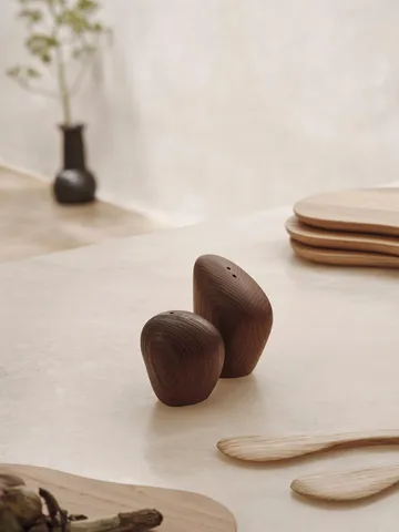 Cairn salt- and pepper shaker - Dark brown - Ferm Living