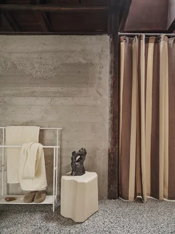 Chambray shower curtain - Carob brown-parchment - Ferm Living