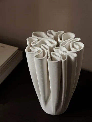 Dedali vase 25 cm - Off-white - Ferm Living