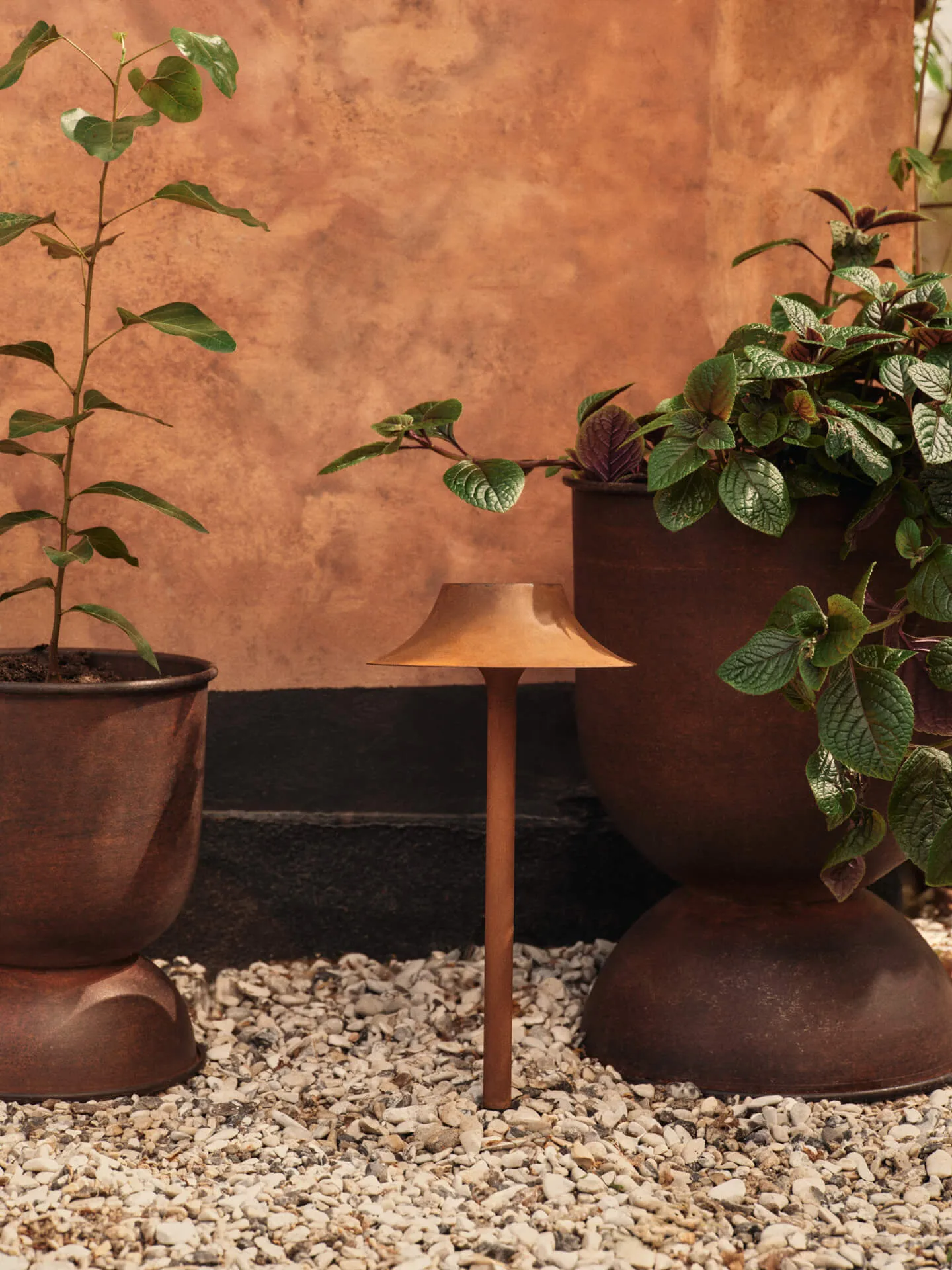 Hourglass flower pot medium Ø40 cm, Rust Ferm Living