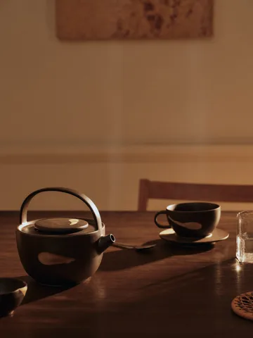 Koyo teapot 0.85 L - Dark brown-buff - Ferm Living