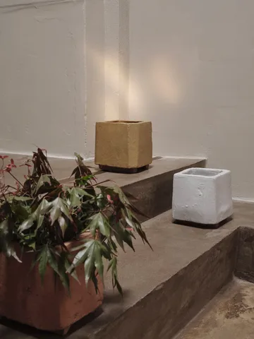 Kurinu flower pot 16 cm - Honey - Ferm Living