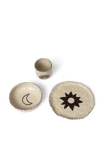 Naive children's dinnerware set 3 pieces - Red brown - Ferm Living