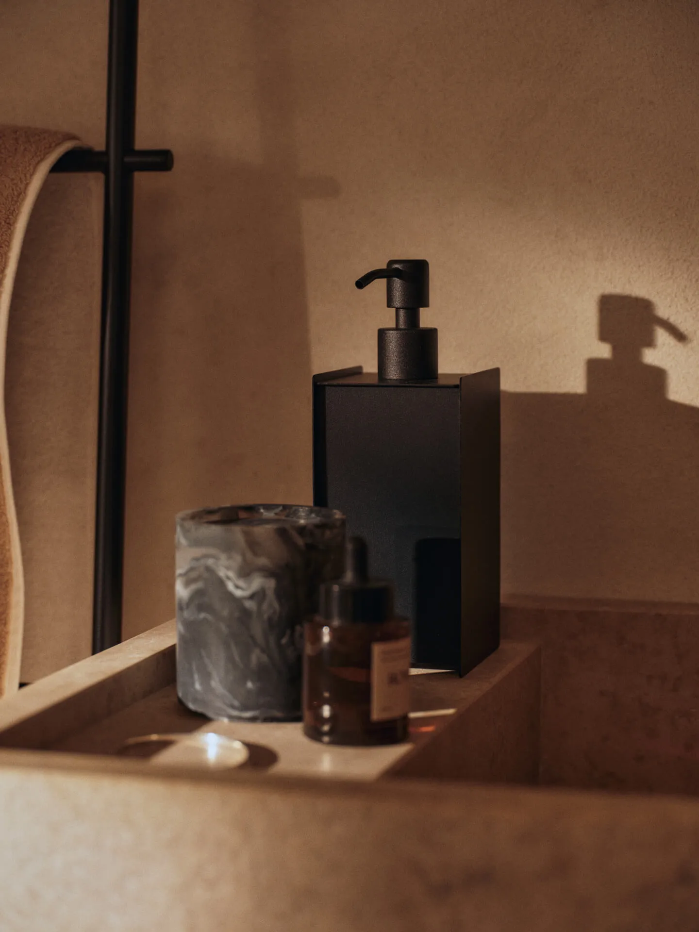 Sama soap pump, Black Ferm Living