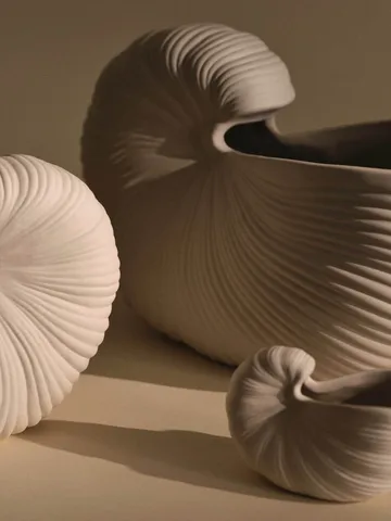 Shell flower pot - Off-white, 23x11.5x16 cm - Ferm Living