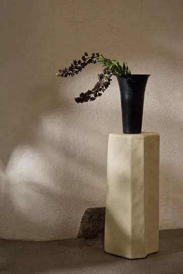 Staffa pedestal - Ivory - Ferm Living