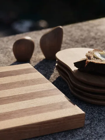 Stribe cutting board bold 25x36 cm - Walnut-oak - Ferm Living