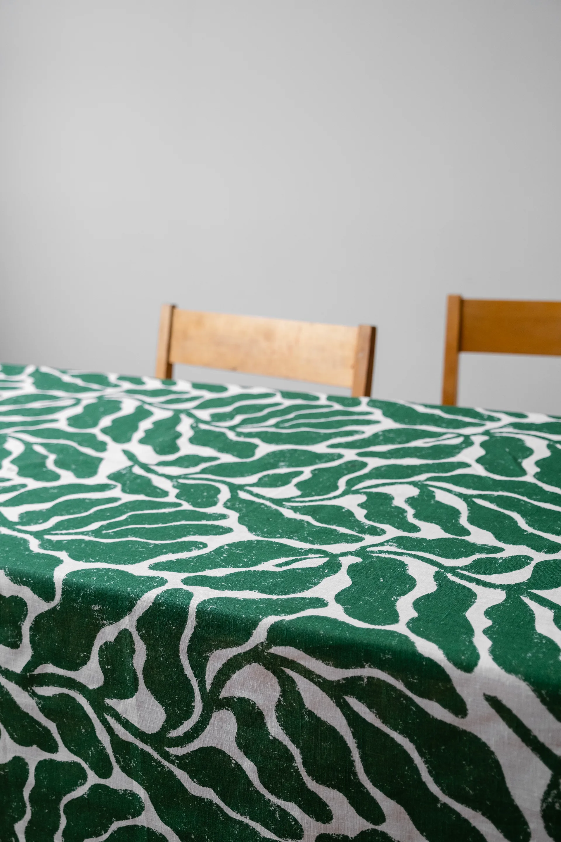 Leaves tablecloth, Green, 149x250 cm Fine Little Day
