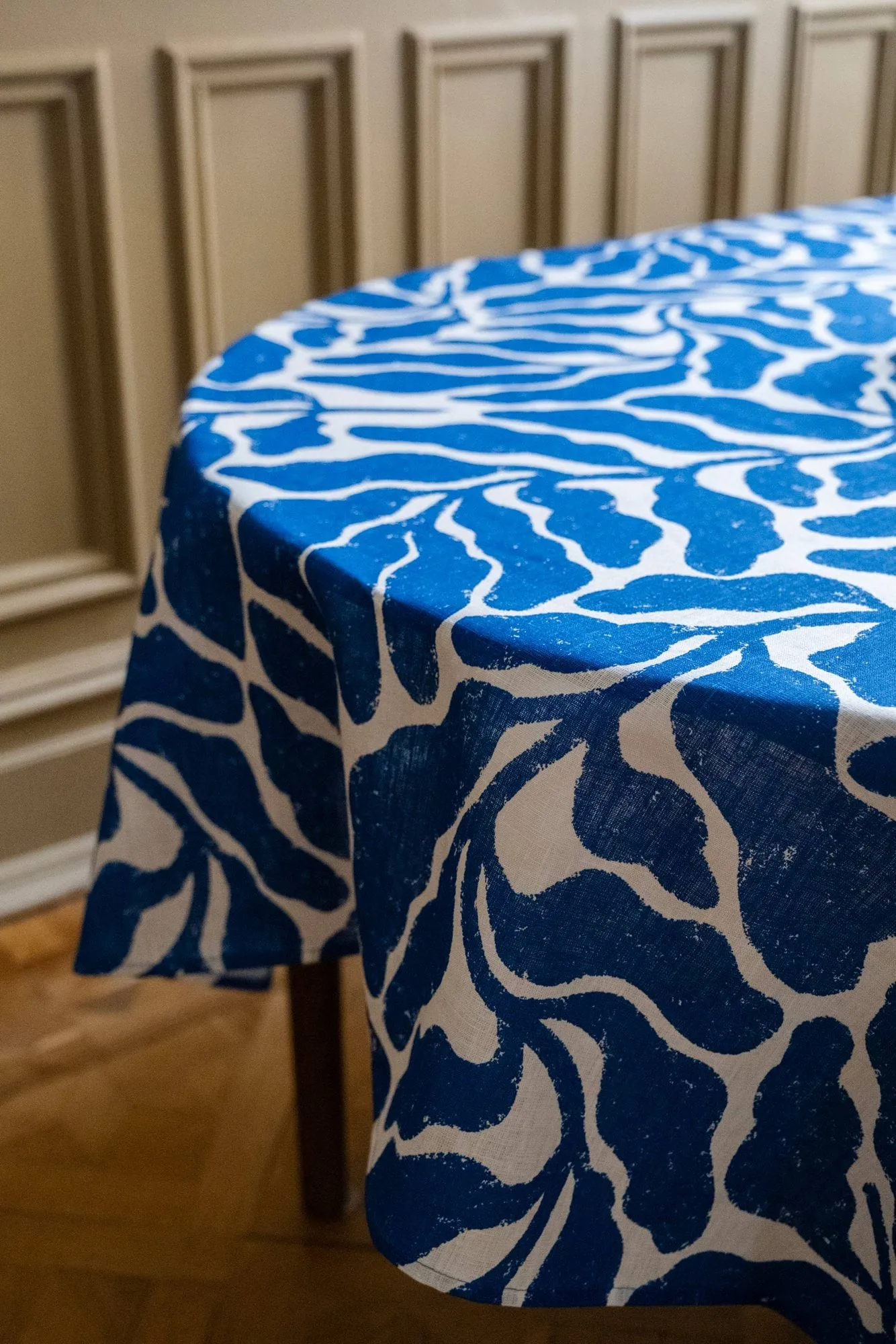 Leaves tablecloth, White-blue, 147x250 cm Fine Little Day
