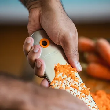 Functional Form grater - Coarse, 30.8 cm - Fiskars