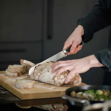 Royal bread knife - 23 cm - Fiskars