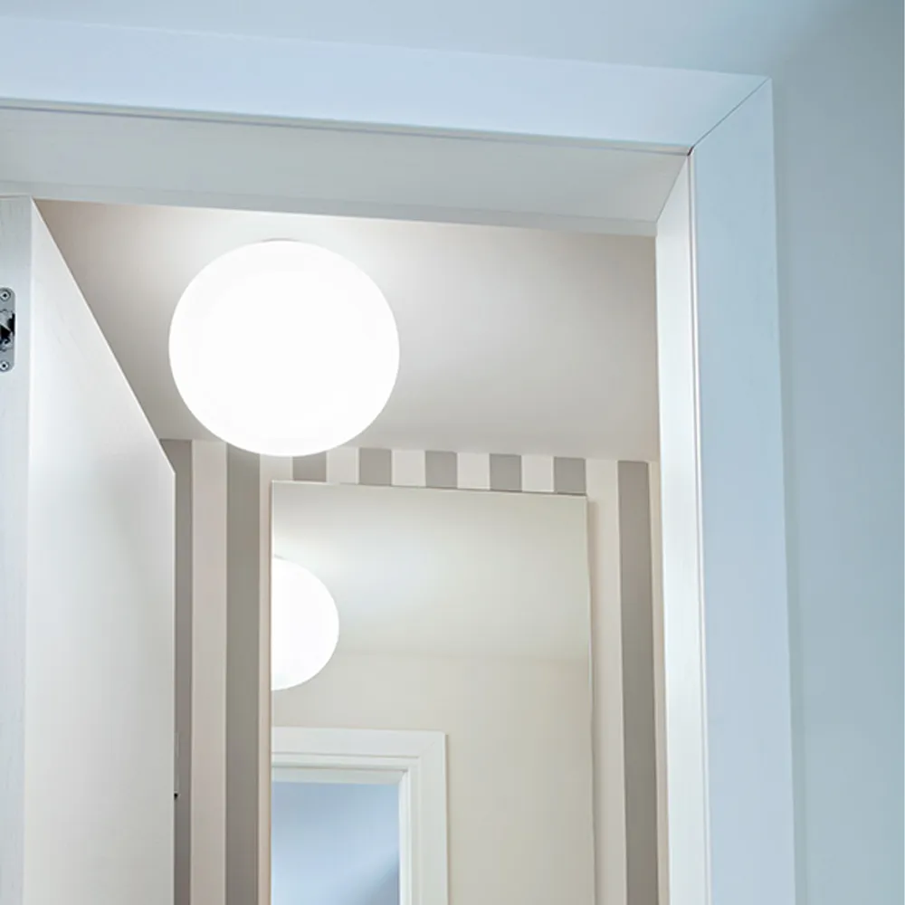 Glo-Ball C1 wall and ceiling lamp, White Flos