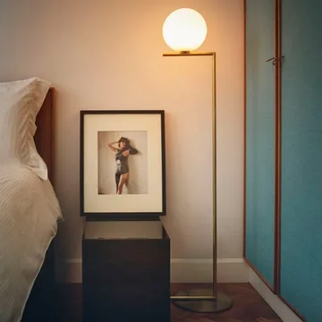 IC Lights F2 floor lamp - Brushed brass, opal - Flos