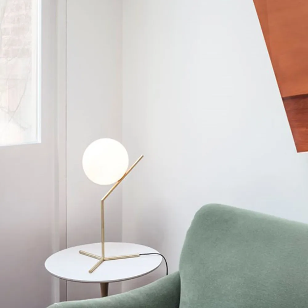 IC lights T1 low table lamp, Brushed brass, opal Flos