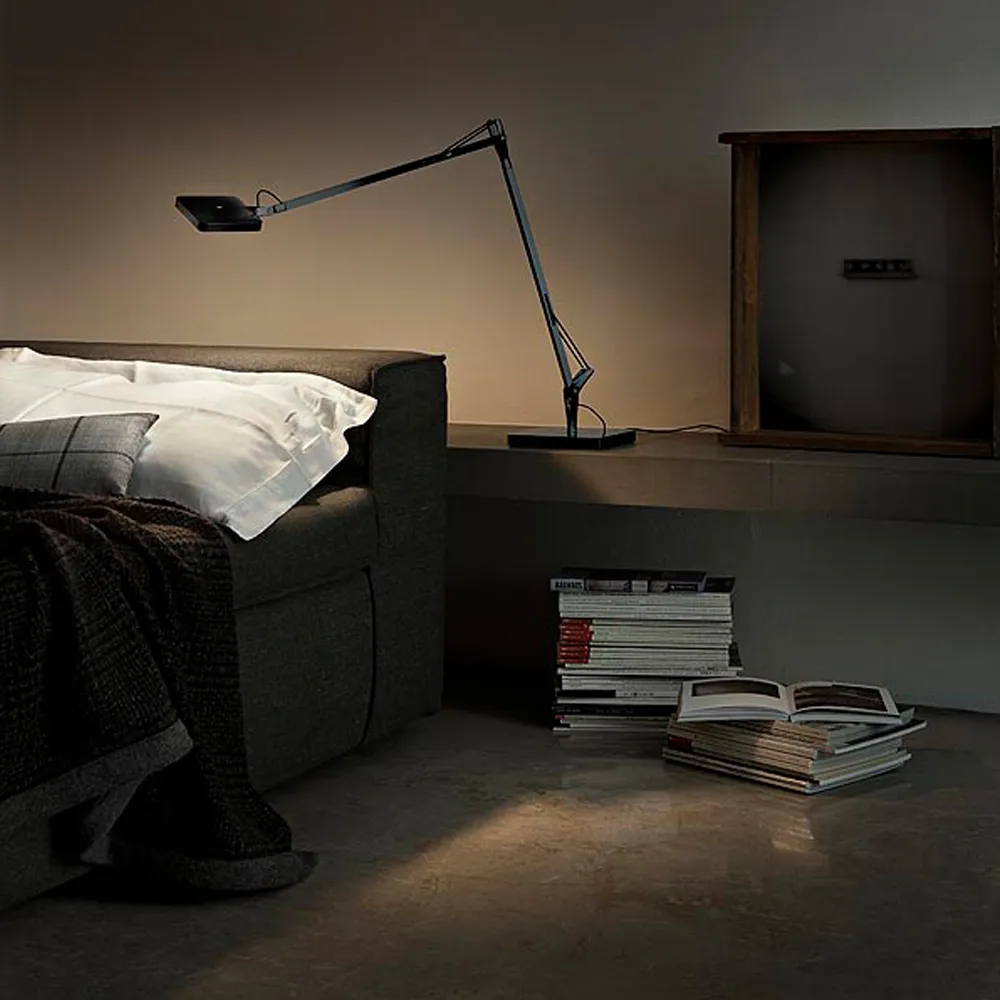 Kelvin T LED table lamp, Glossy White Flos