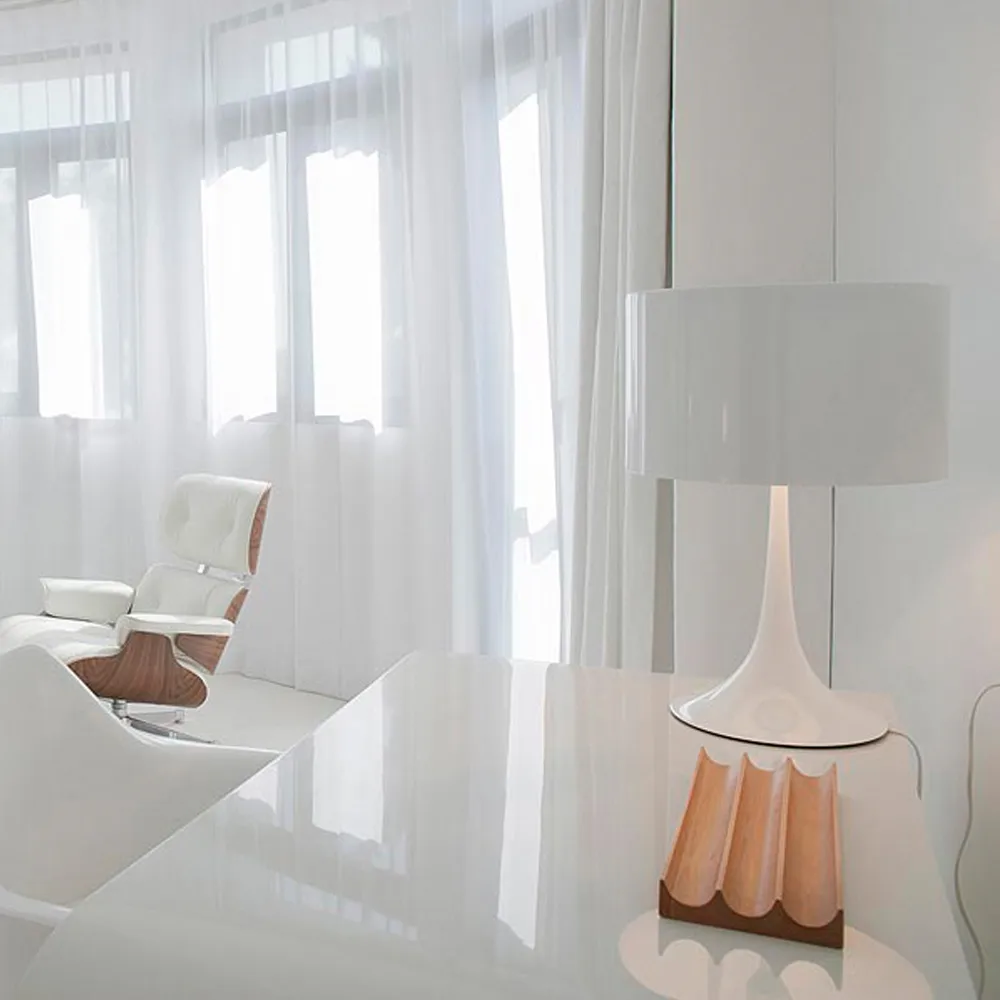 Spun Light T1 table lamp, Black Flos