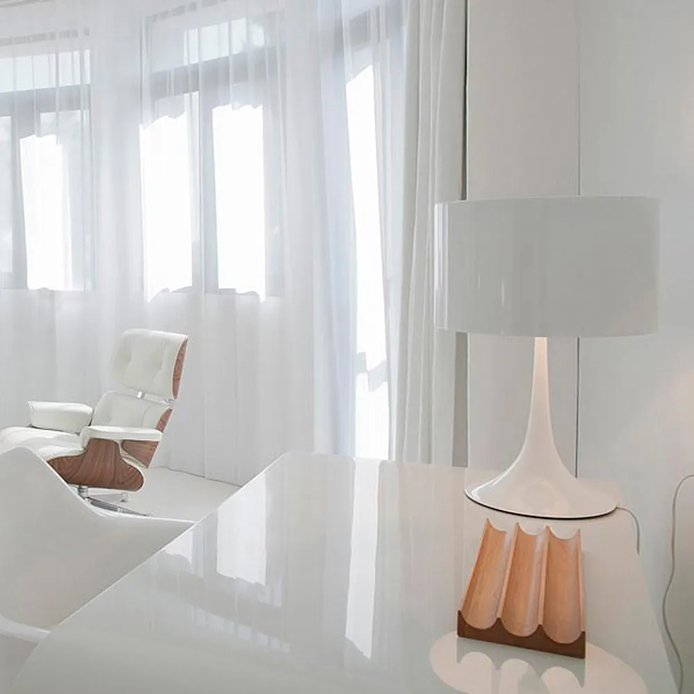 Spun Light T2 table lamp, Black Flos