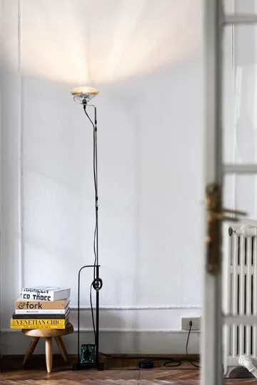 Toio LED floor lamp - black (GB) - Flos