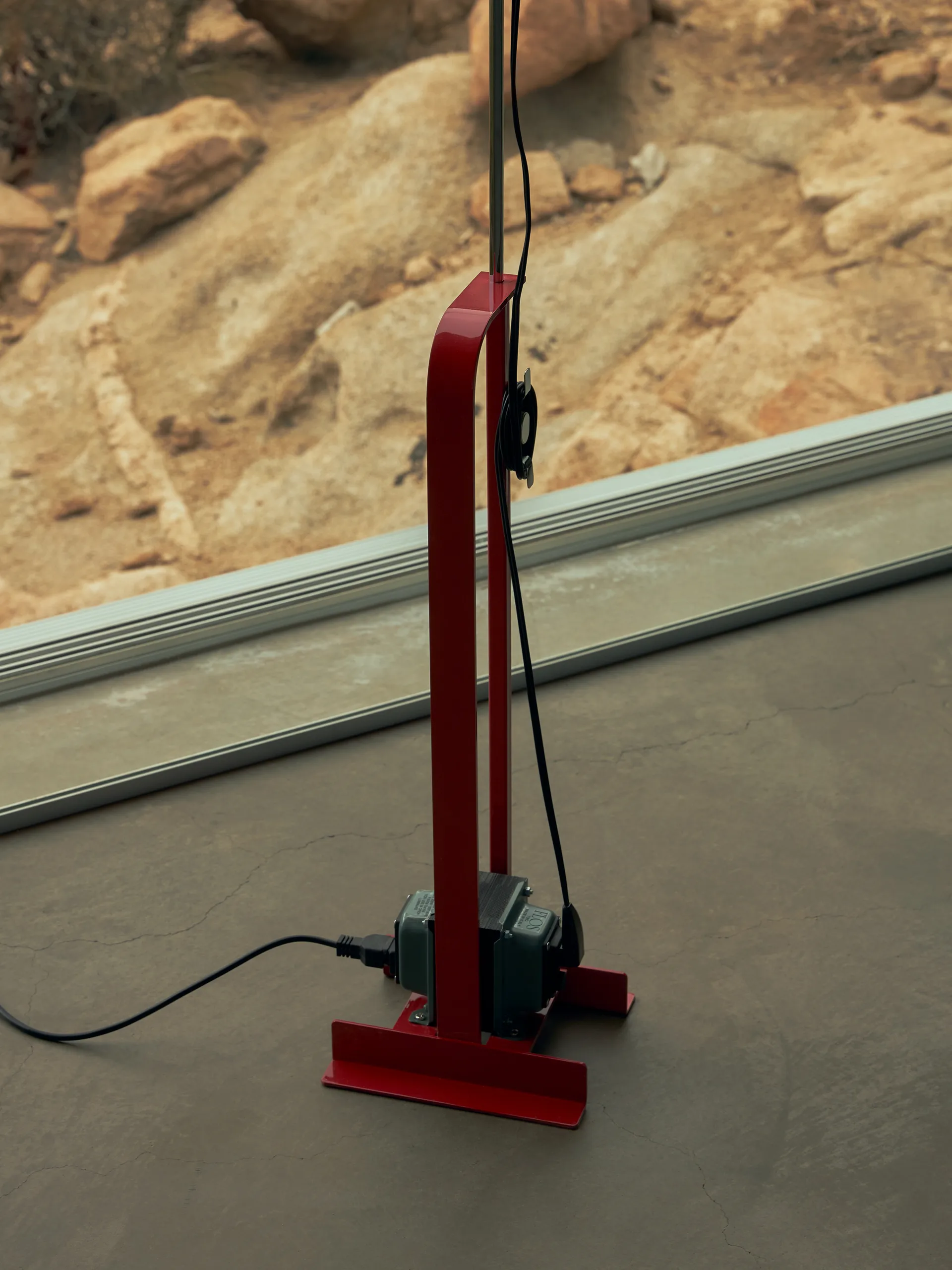 Toio LED floor lamp - Red (GB),  Flos